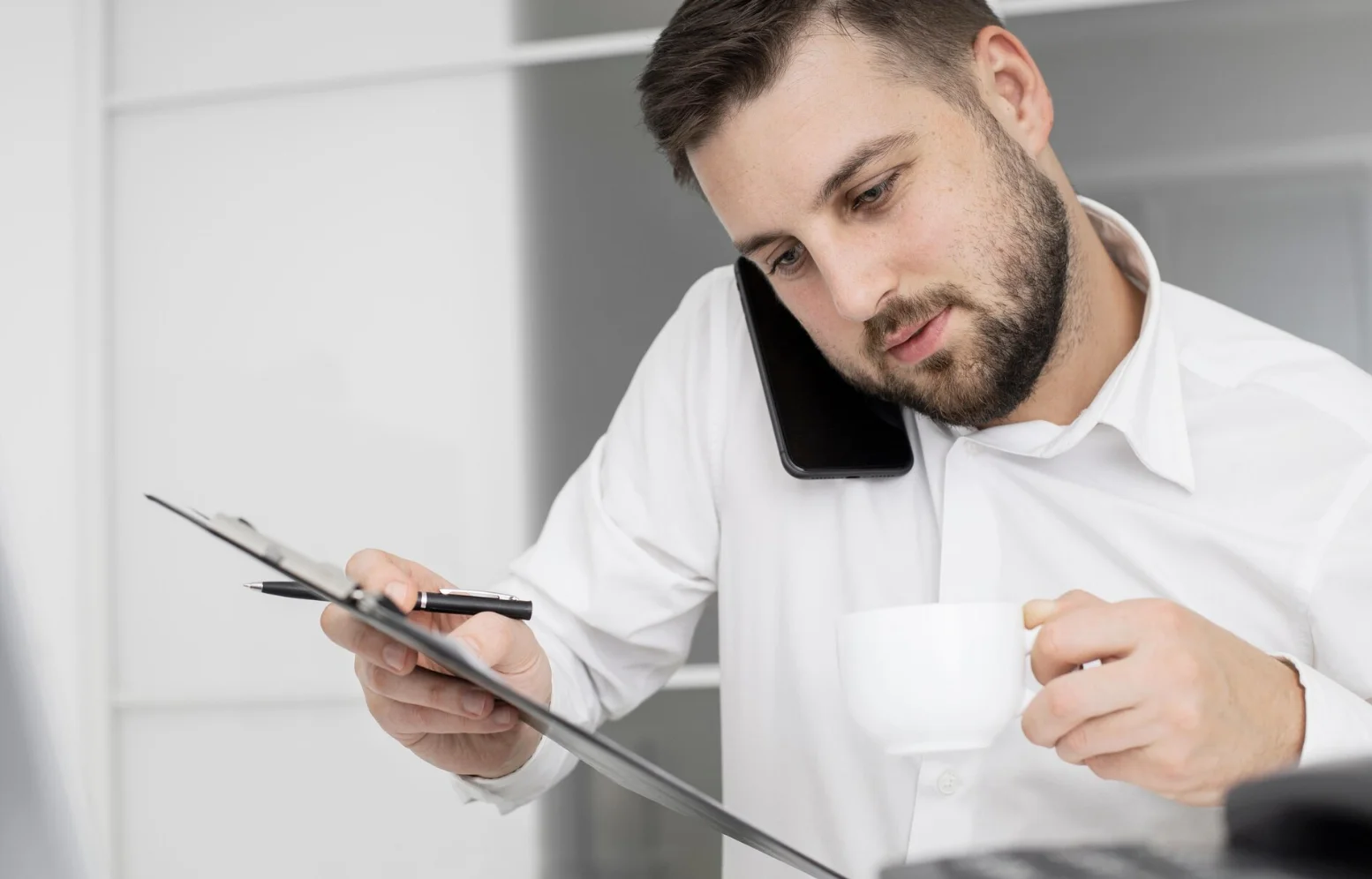 Digital Minimalism Meets Physical Clutter: How Scanning Helps You Let Go of Paper